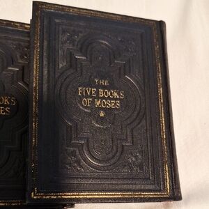Boxed Set The Five Books Of Moses